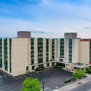 Hotel Ramada By Wyndham Near The Falls, Niagara Falls